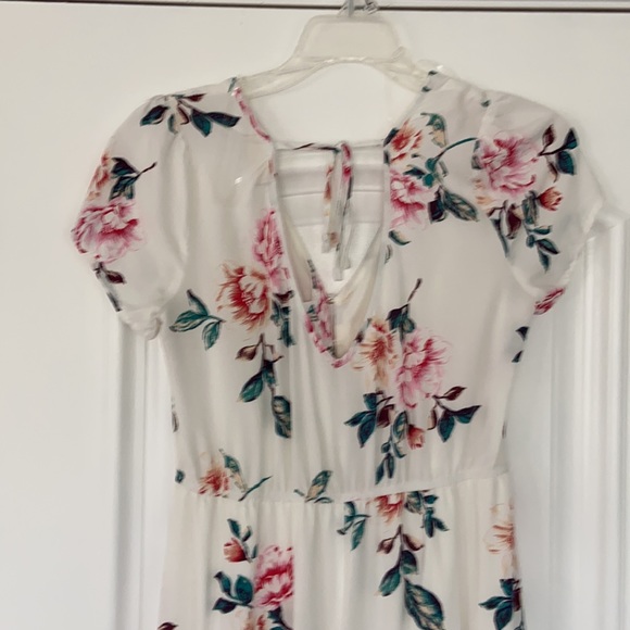 White Floral Maxi Dress - Picture 4 of 6